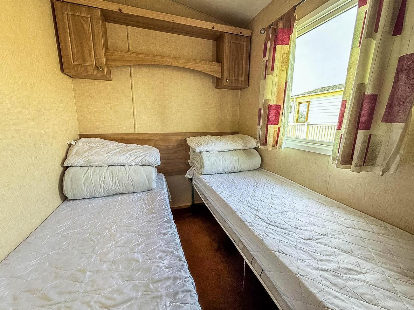 Spacious 8 Berth Caravan At Southview Holiday Park Near Skegness Ref 33018Ml Exterior foto
