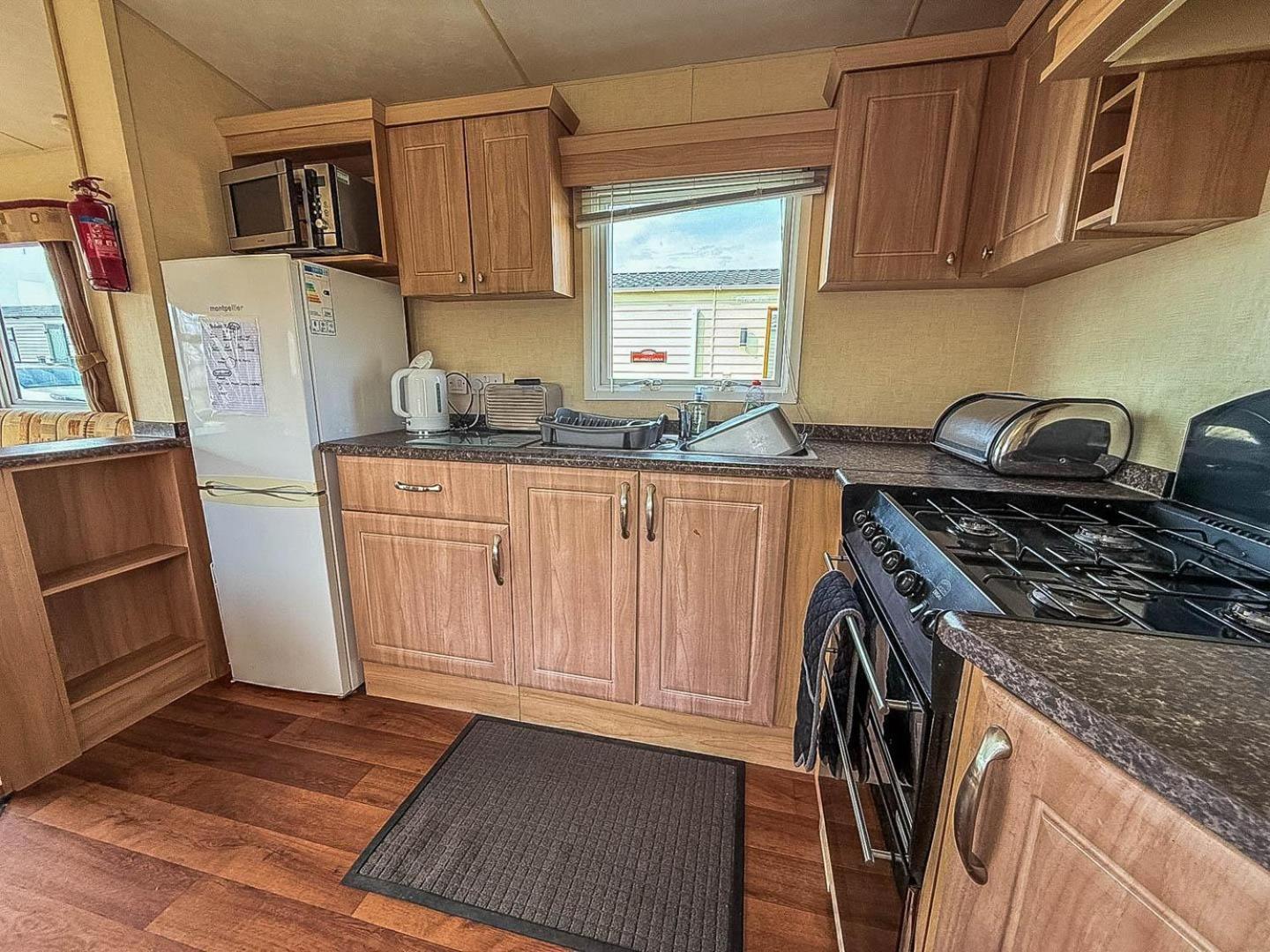 Spacious 8 Berth Caravan At Southview Holiday Park Near Skegness Ref 33018Ml Exterior foto